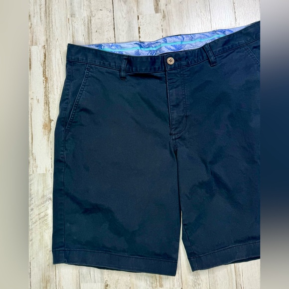 Tommy Bahama Chino Shorts Men's 36 Performance Athletic Black - Picture 3 of 9